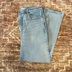 Abercrombie & Fitch light wash straight 90’s high waisted jeans